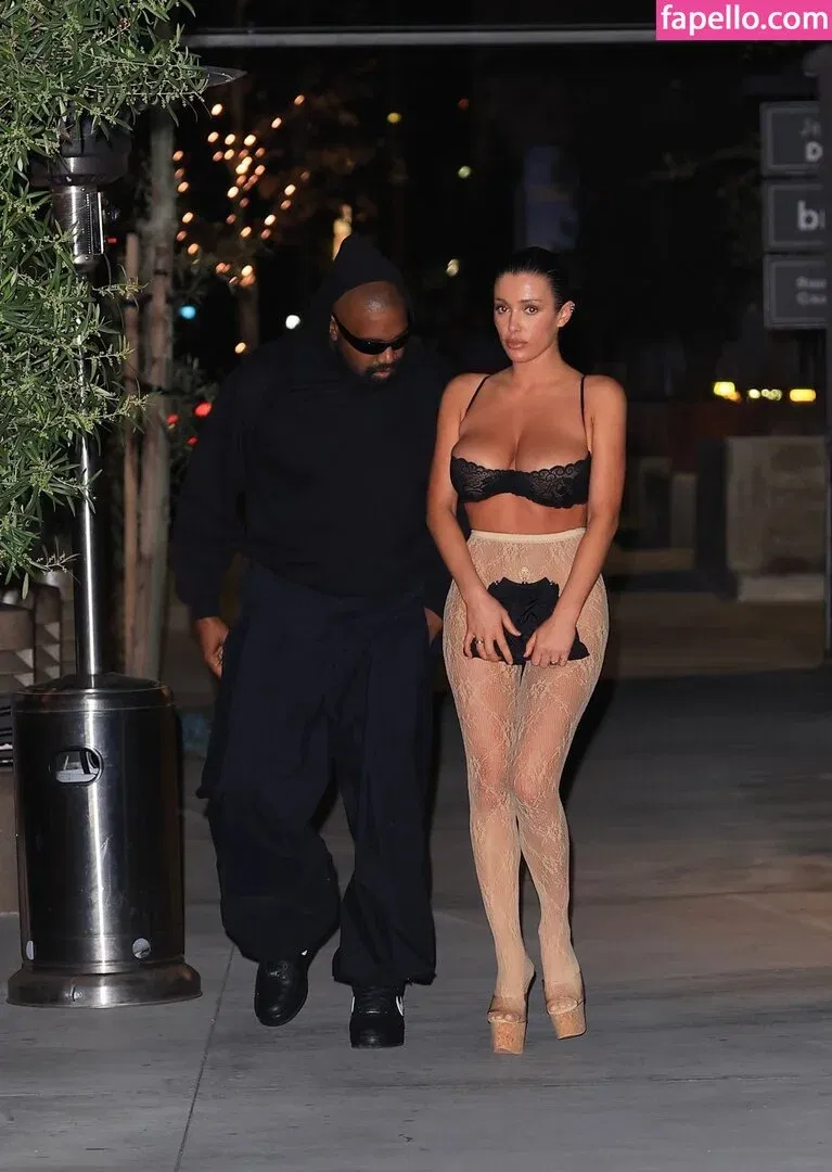 Bianca Censori Onlyfans Photo Gallery 