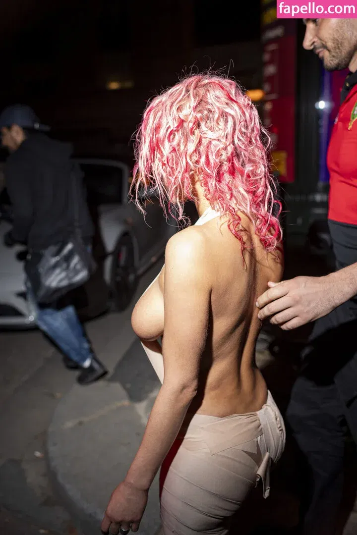 Bianca Censori Onlyfans Photo Gallery 