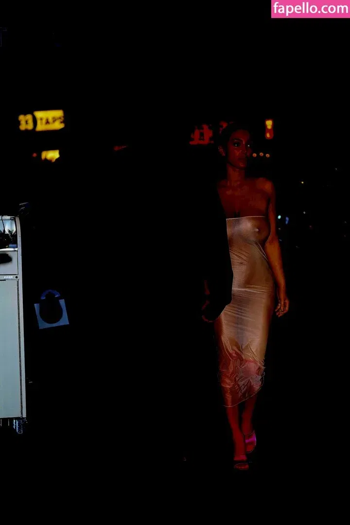 Bianca Censori Onlyfans Photo Gallery 