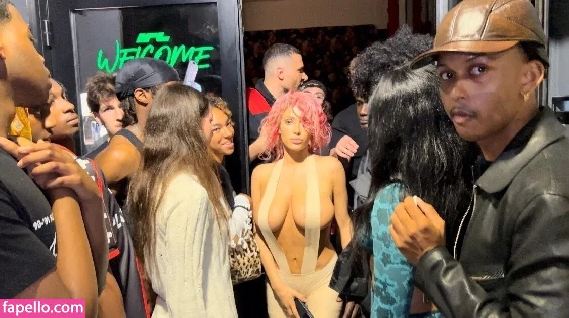 Bianca Censori Onlyfans Photo Gallery 