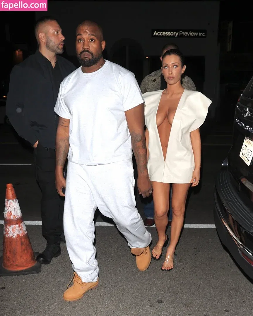 Bianca Censori Onlyfans Photo Gallery 