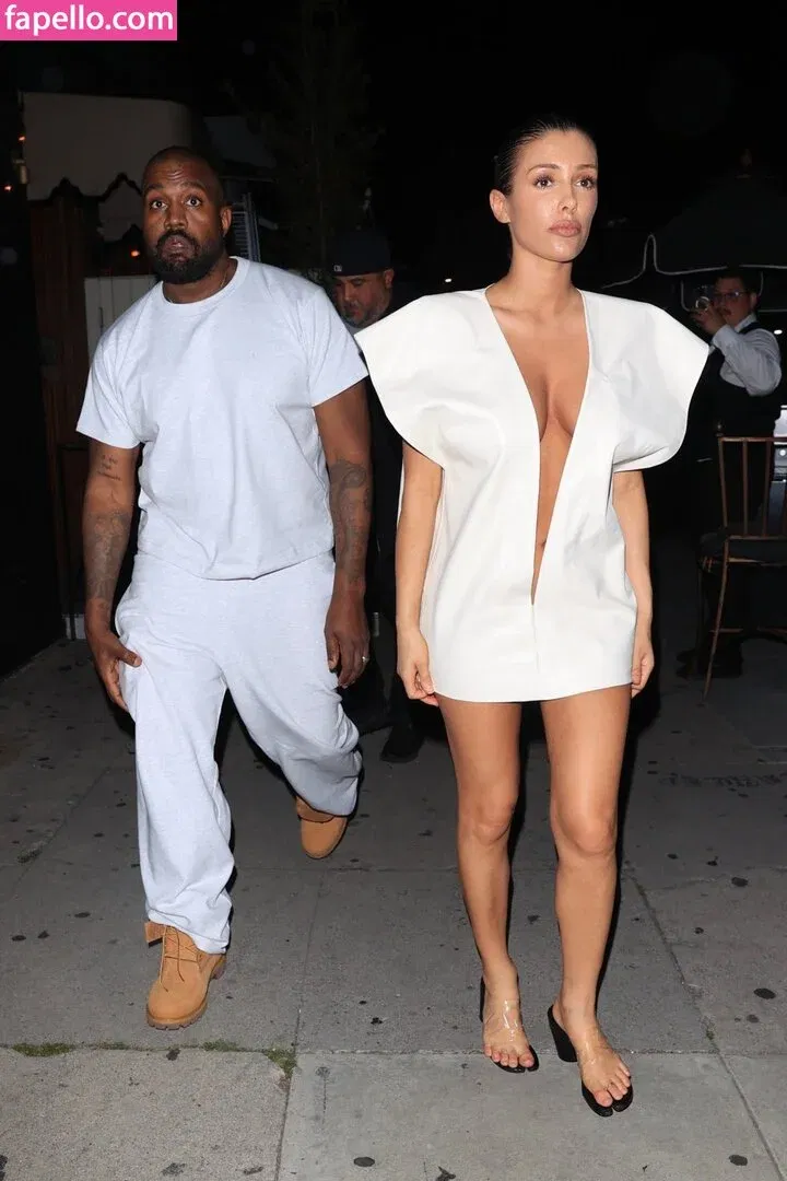 Bianca Censori Onlyfans Photo Gallery 