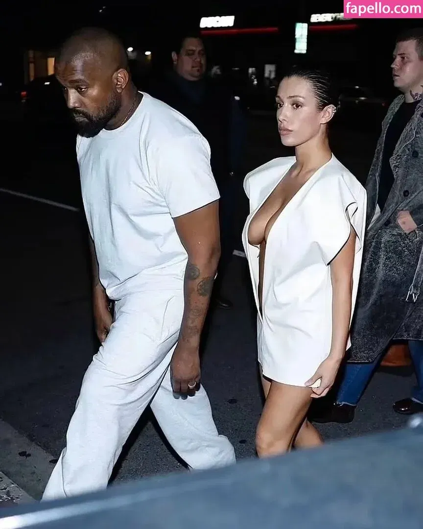 Bianca Censori Onlyfans Photo Gallery 