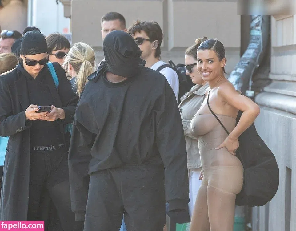 Bianca Censori Onlyfans Photo Gallery 