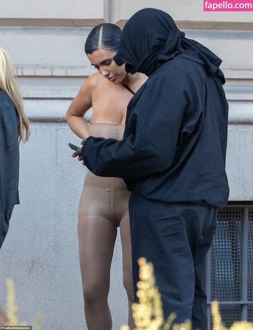 Bianca Censori Onlyfans Photo Gallery 