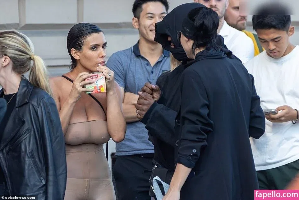 Bianca Censori Onlyfans Photo Gallery 