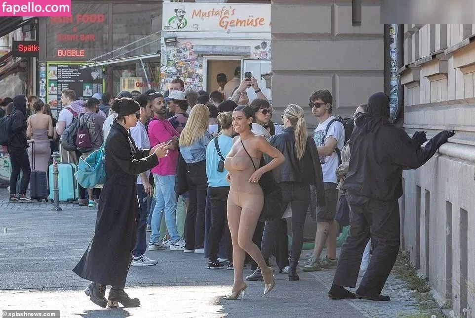 Bianca Censori Onlyfans Photo Gallery 