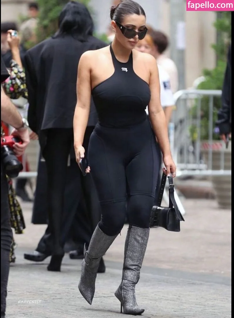 Bianca Censori Onlyfans Photo Gallery 