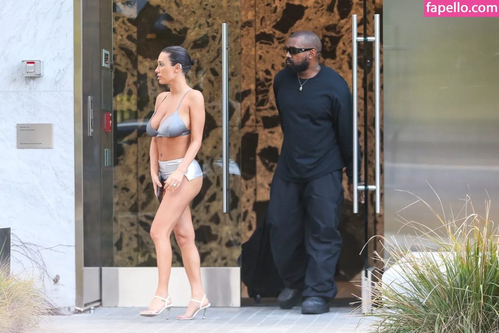 Bianca Censori Onlyfans Photo Gallery 