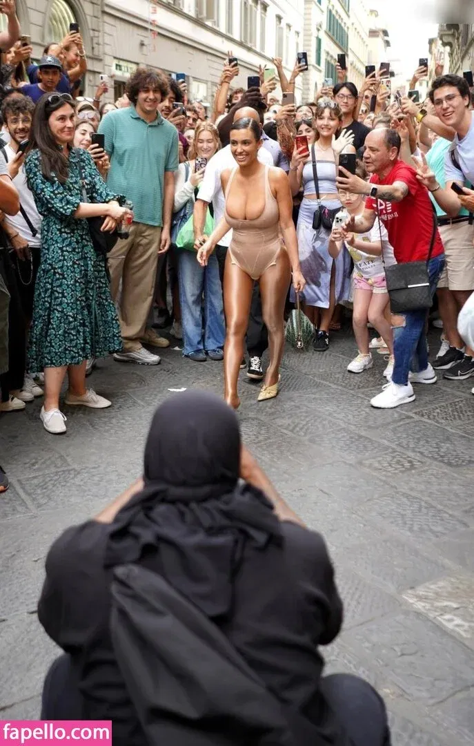 Bianca Censori Onlyfans Photo Gallery 