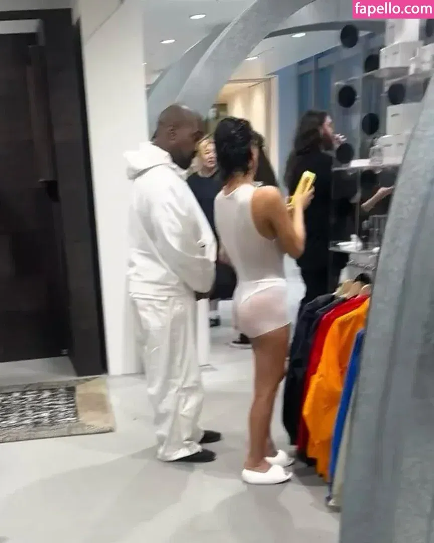 Bianca Censori Onlyfans Photo Gallery 