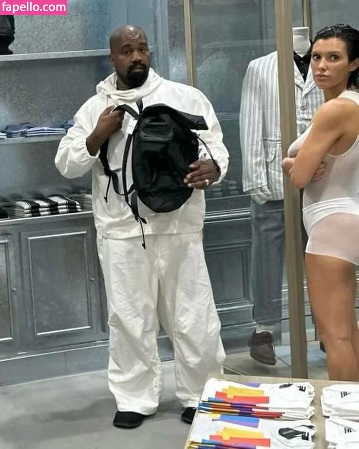 Bianca Censori Onlyfans Photo Gallery 