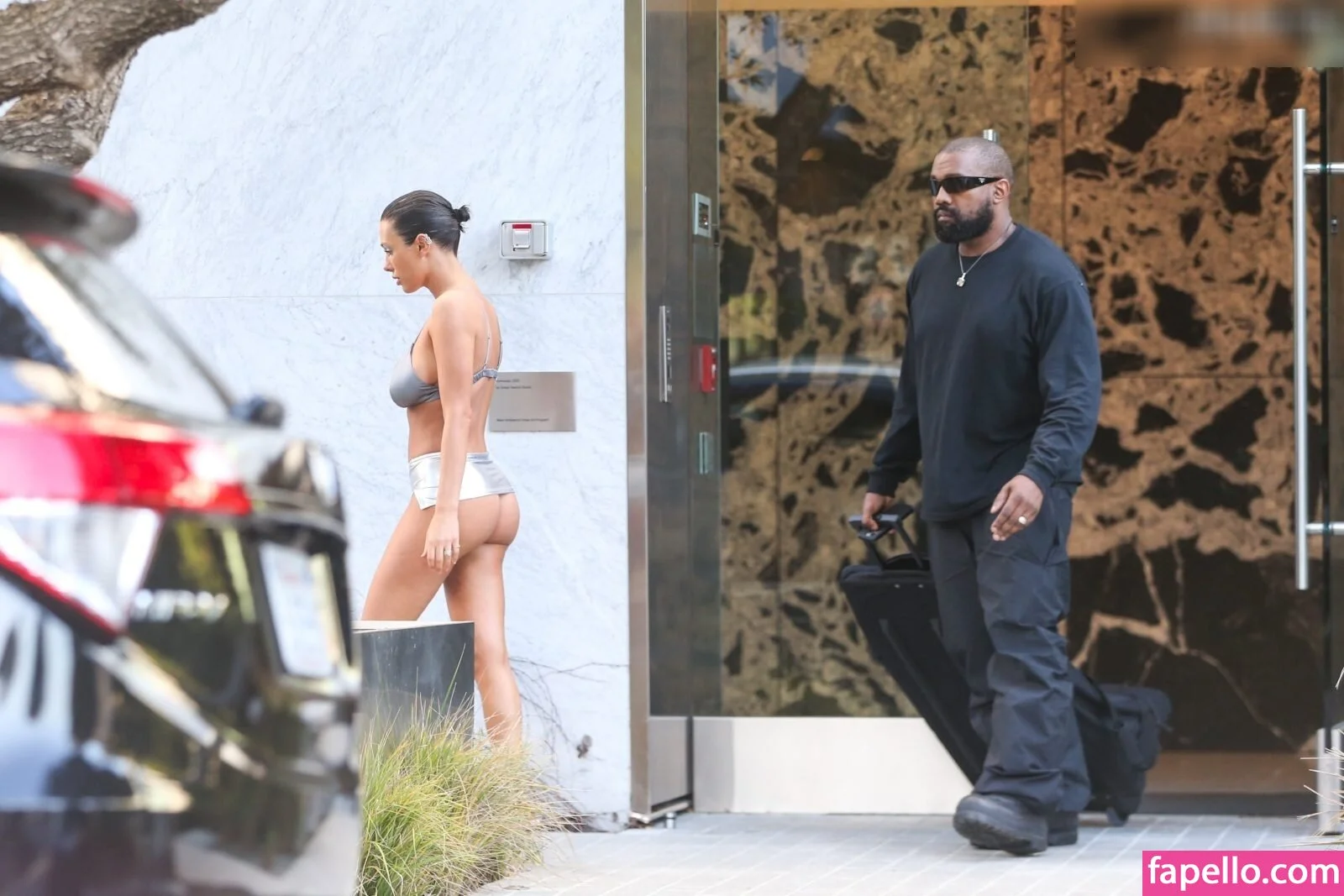 Bianca Censori Onlyfans Photo Gallery 