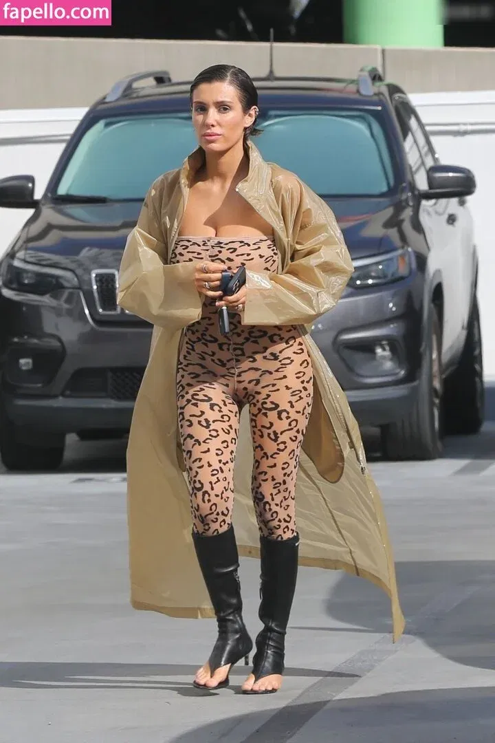 Bianca Censori Onlyfans Photo Gallery 