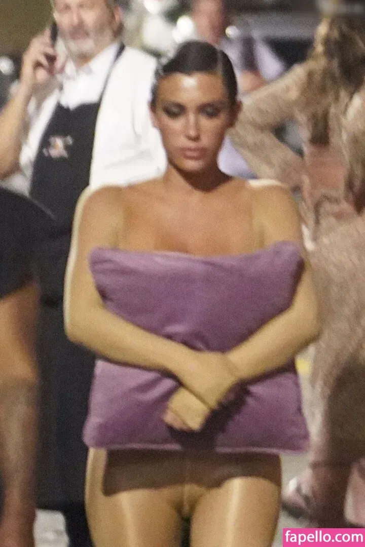 Bianca Censori Onlyfans Photo Gallery 