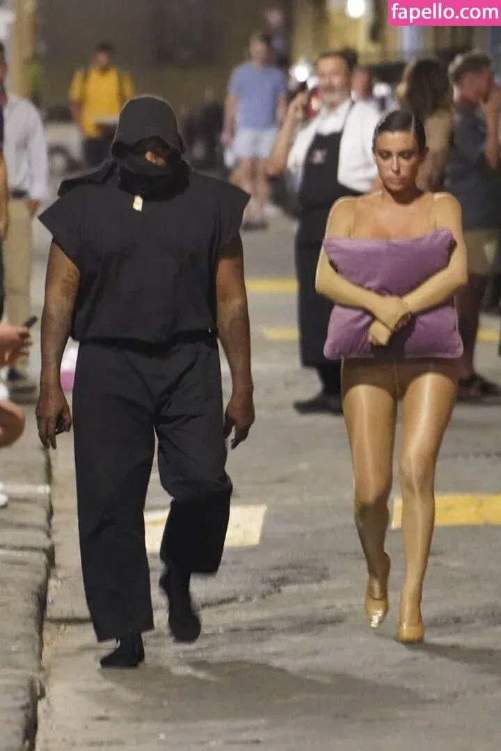 Bianca Censori Onlyfans Photo Gallery 