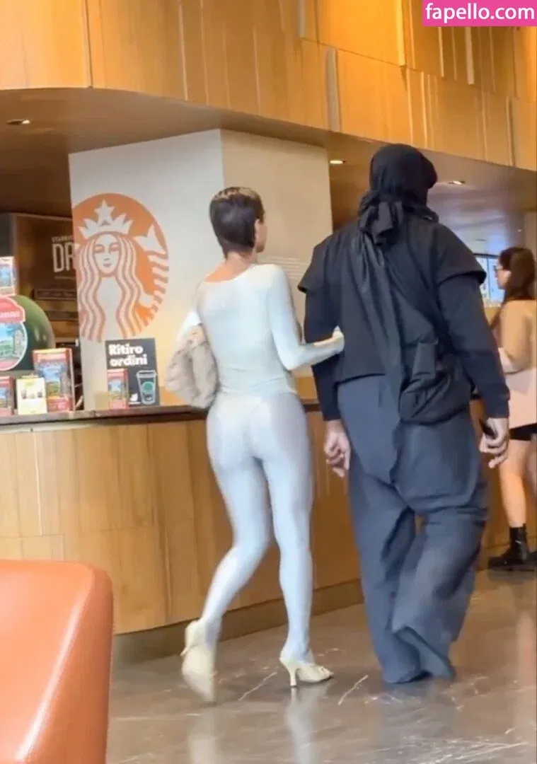 Bianca Censori Onlyfans Photo Gallery 