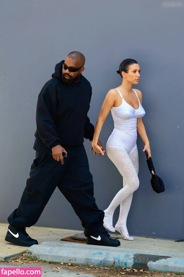 Bianca Censori Onlyfans Photo Gallery 