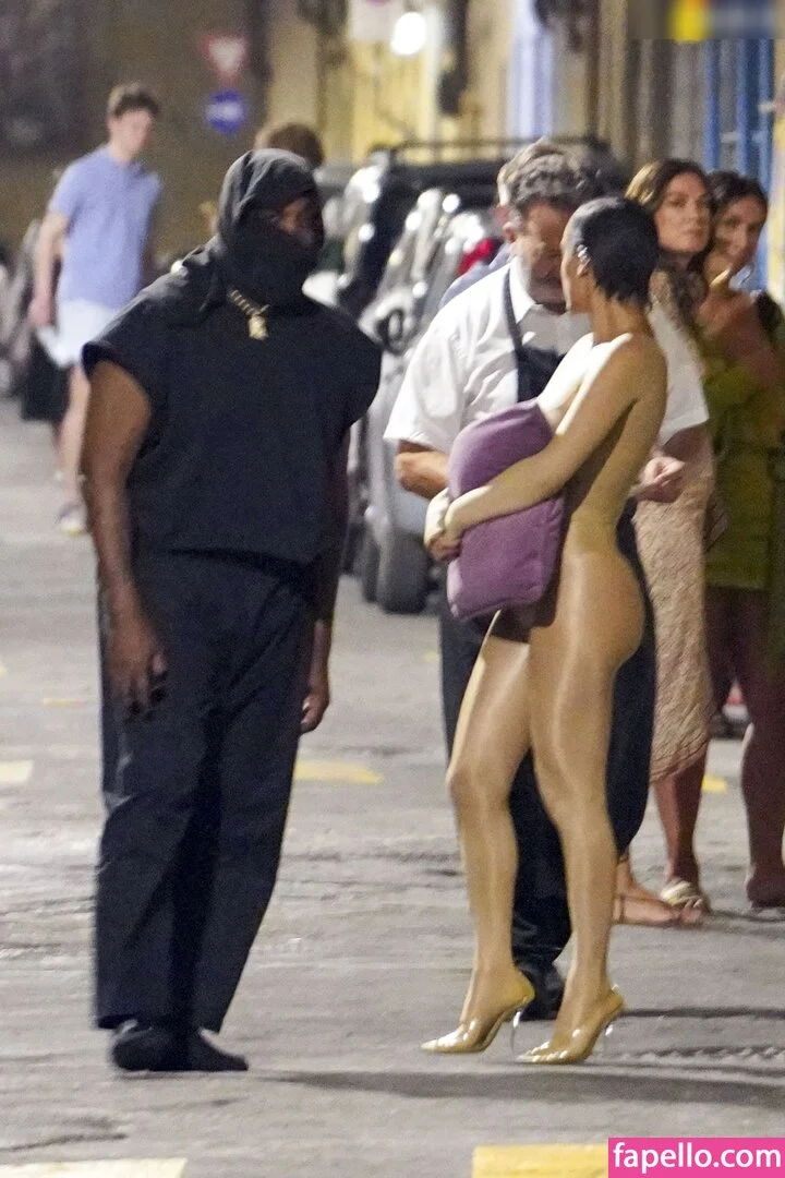 Bianca Censori Onlyfans Photo Gallery 