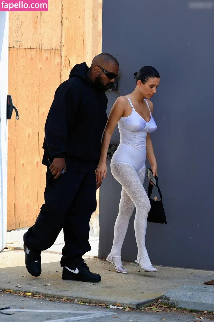 Bianca Censori Onlyfans Photo Gallery 