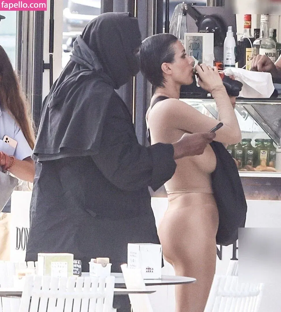 Bianca Censori Onlyfans Photo Gallery 