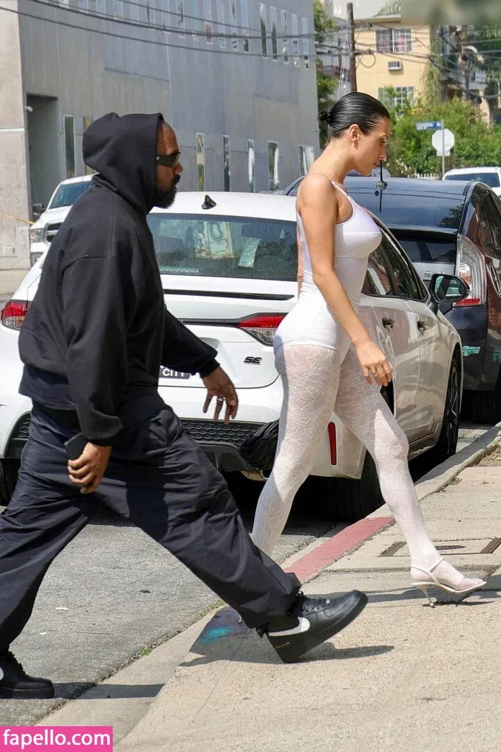 Bianca Censori Onlyfans Photo Gallery 