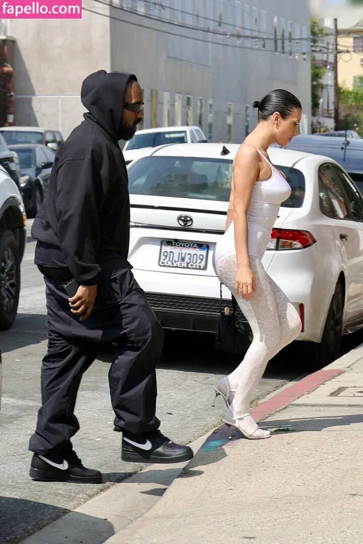 Bianca Censori Onlyfans Photo Gallery 