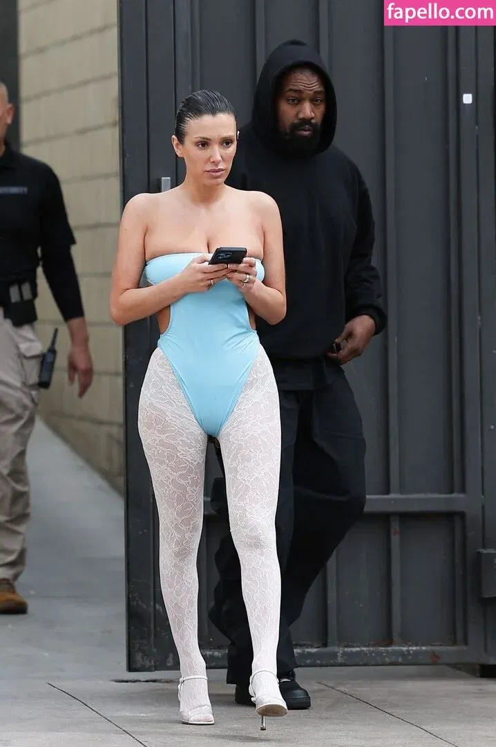 Bianca Censori Onlyfans Photo Gallery 