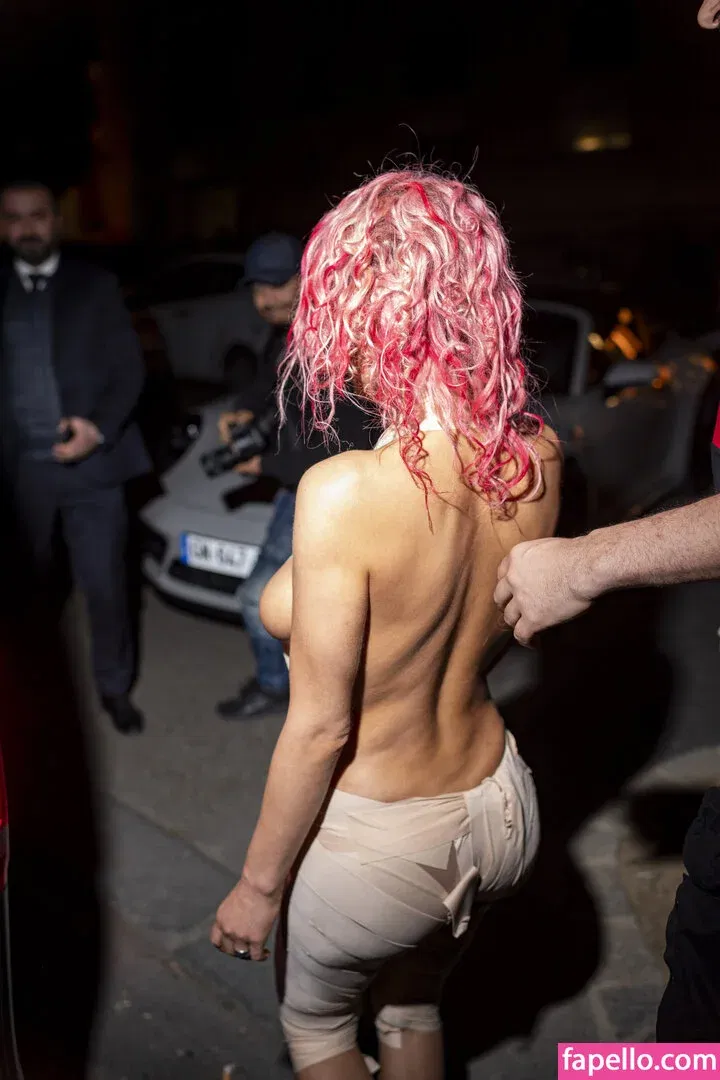 Bianca Censori Onlyfans Photo Gallery 