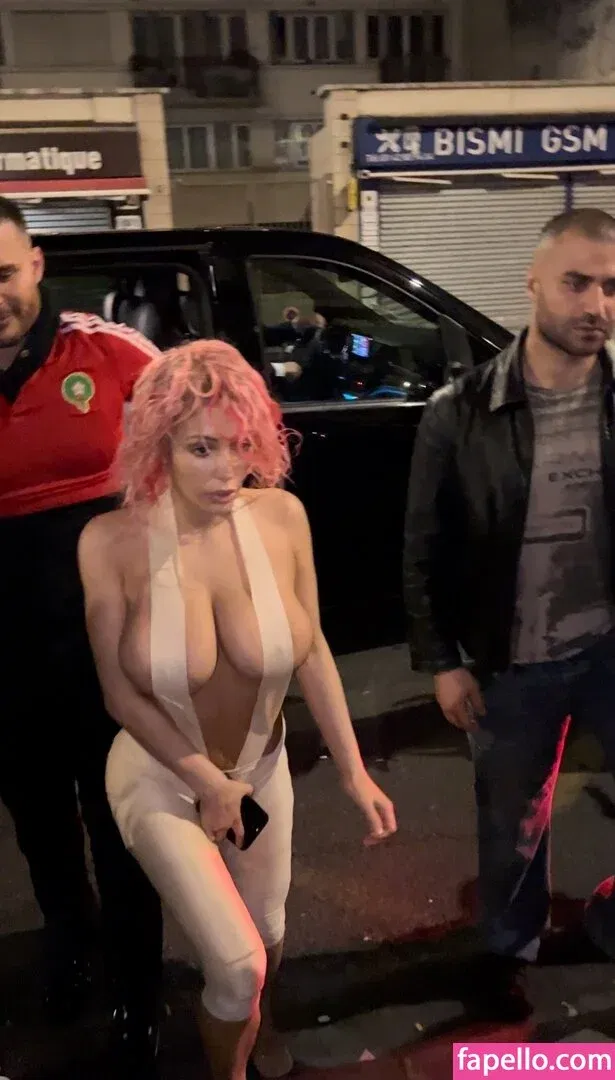 Bianca Censori Onlyfans Photo Gallery 