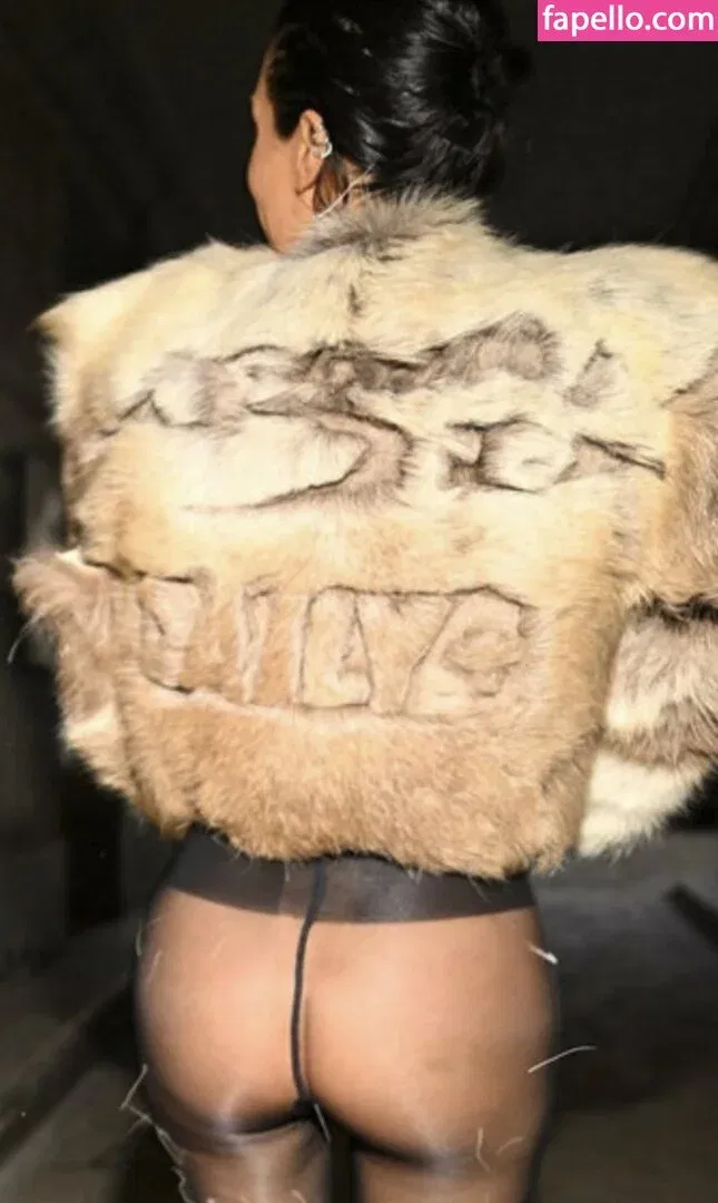 Bianca Censori Onlyfans Photo Gallery 