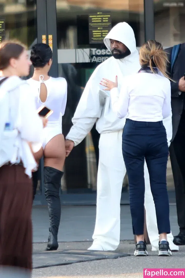 Bianca Censori Onlyfans Photo Gallery 