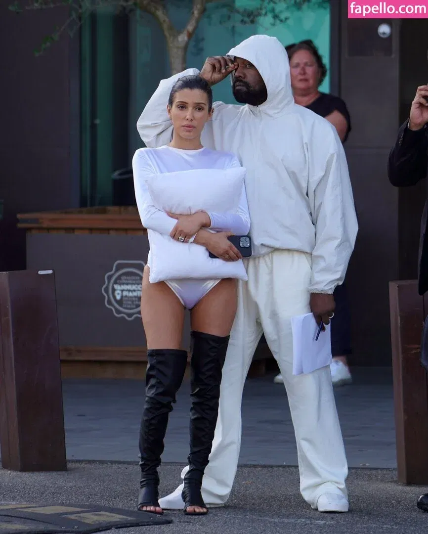 Bianca Censori Onlyfans Photo Gallery 