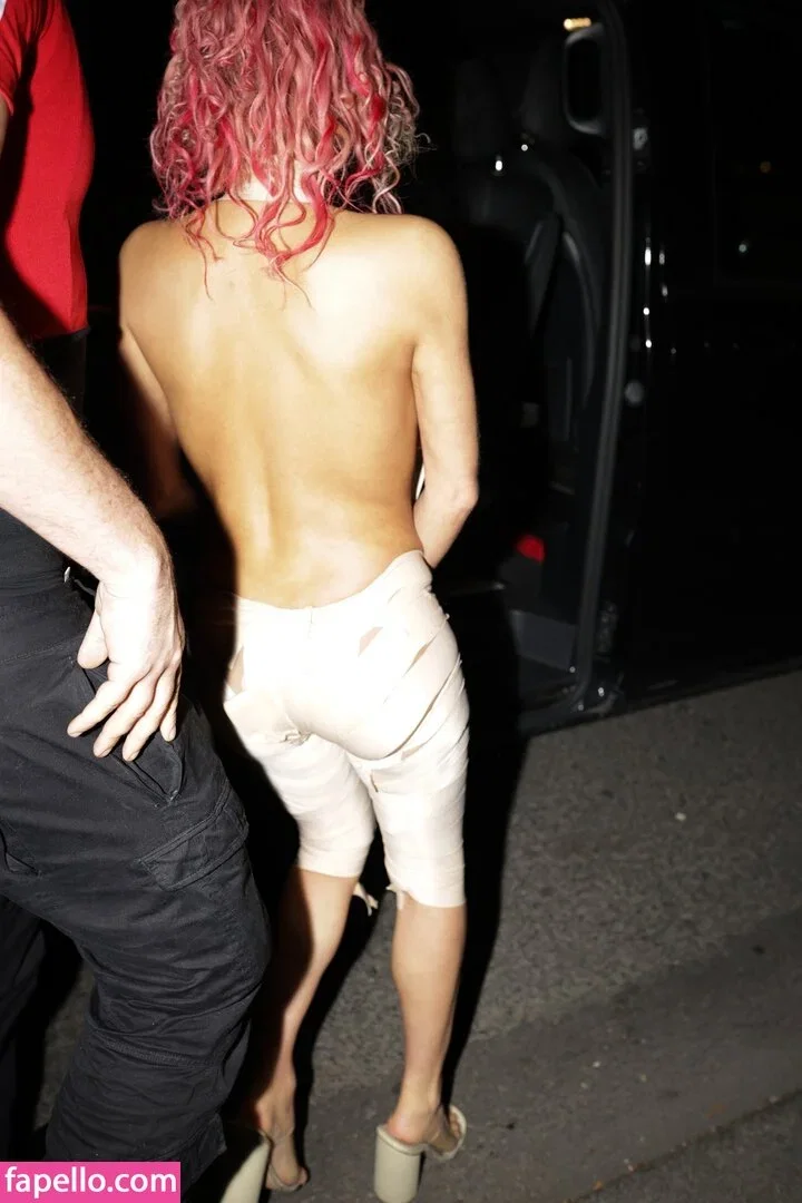 Bianca Censori Onlyfans Photo Gallery 