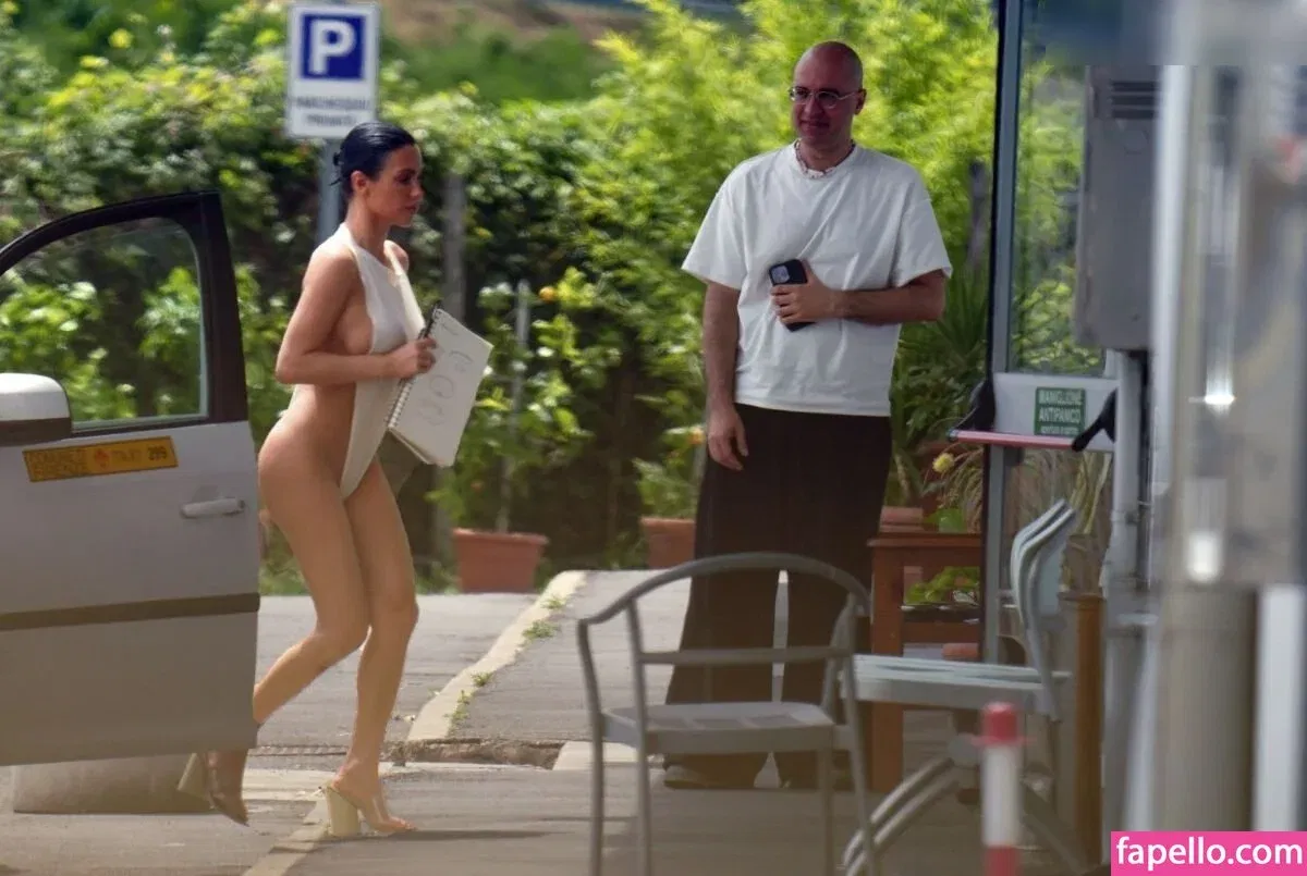 Bianca Censori Onlyfans Photo Gallery 