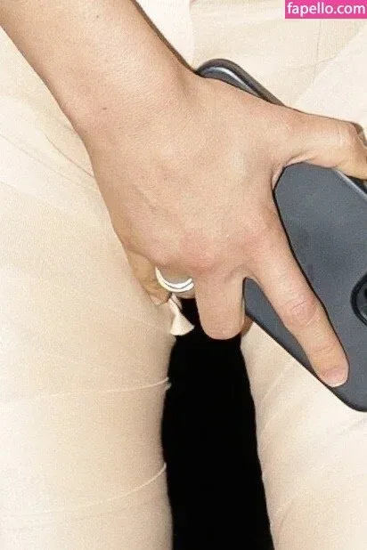 Bianca Censori Onlyfans Photo Gallery 