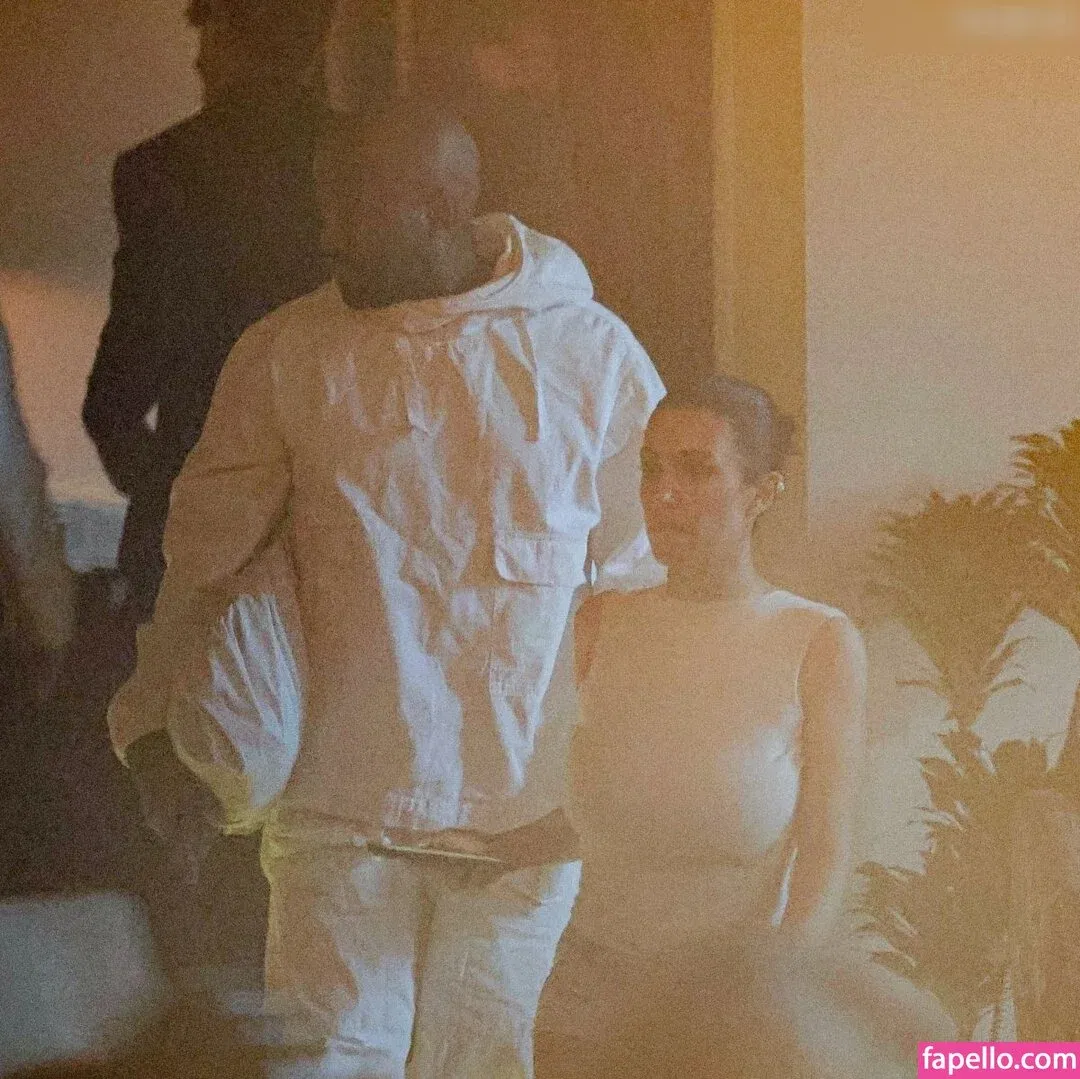 Bianca Censori Onlyfans Photo Gallery 