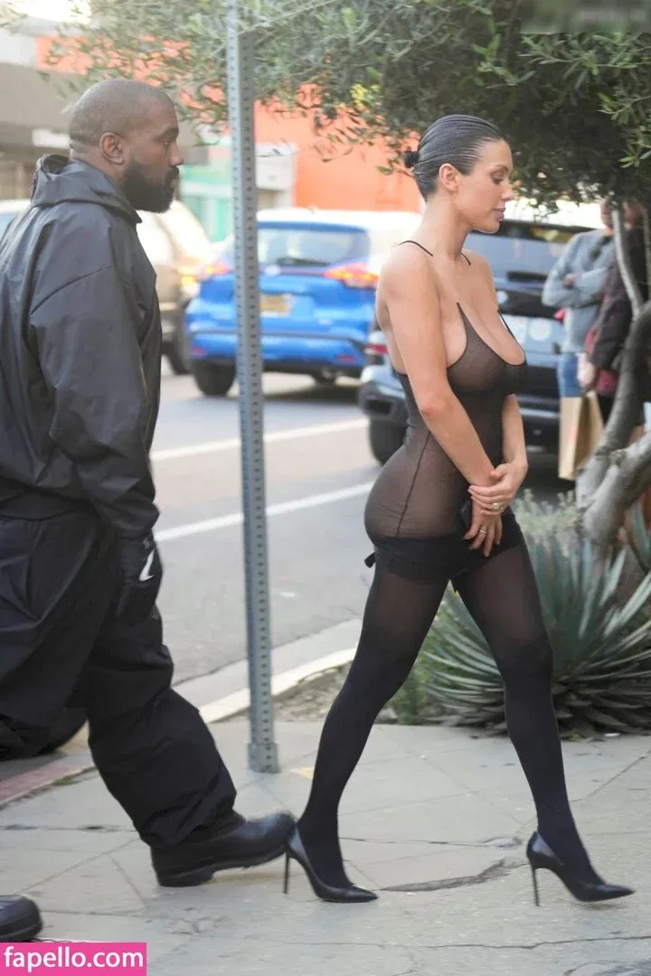 Bianca Censori Onlyfans Photo Gallery 