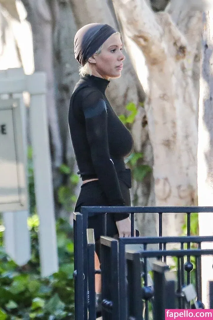 Bianca Censori Onlyfans Photo Gallery 