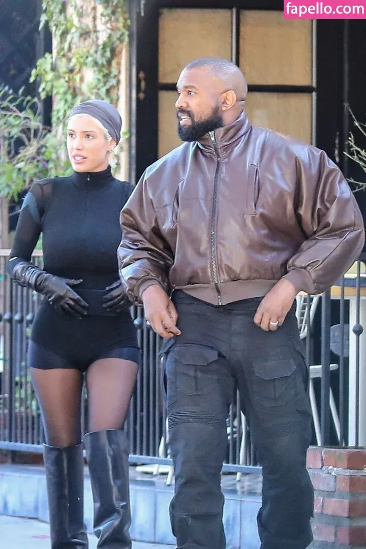 Bianca Censori Onlyfans Photo Gallery 