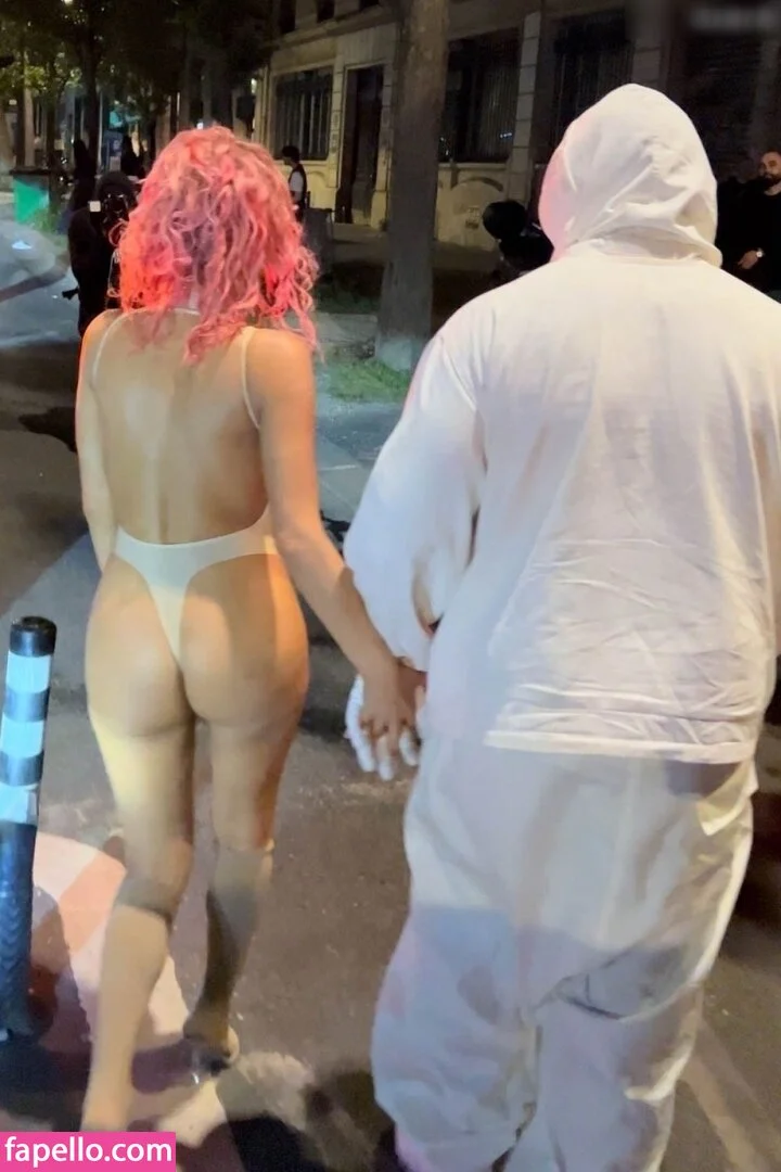 Bianca Censori Onlyfans Photo Gallery 