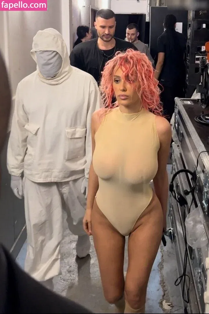 Bianca Censori Onlyfans Photo Gallery 