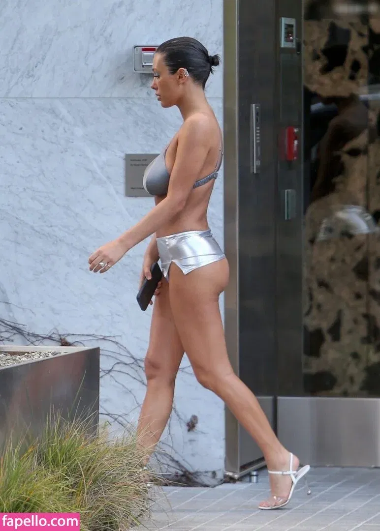 Bianca Censori Onlyfans Photo Gallery 