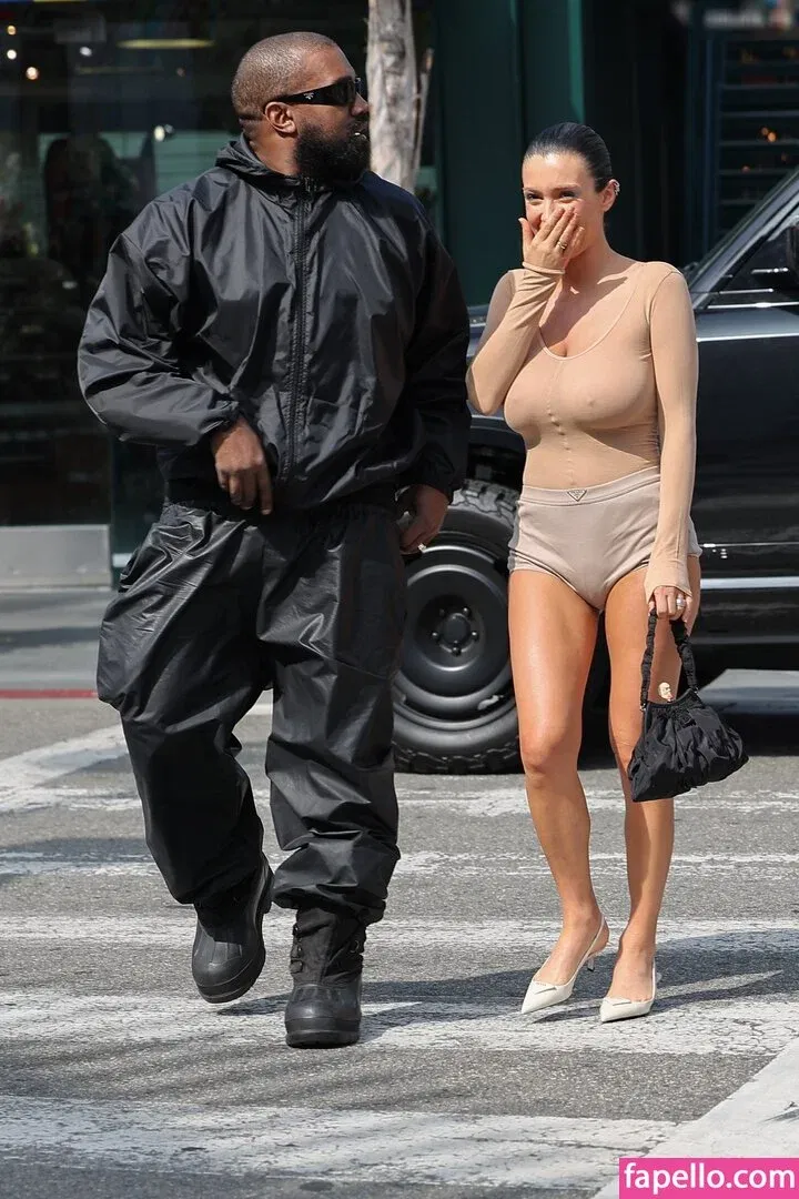 Bianca Censori Onlyfans Photo Gallery 