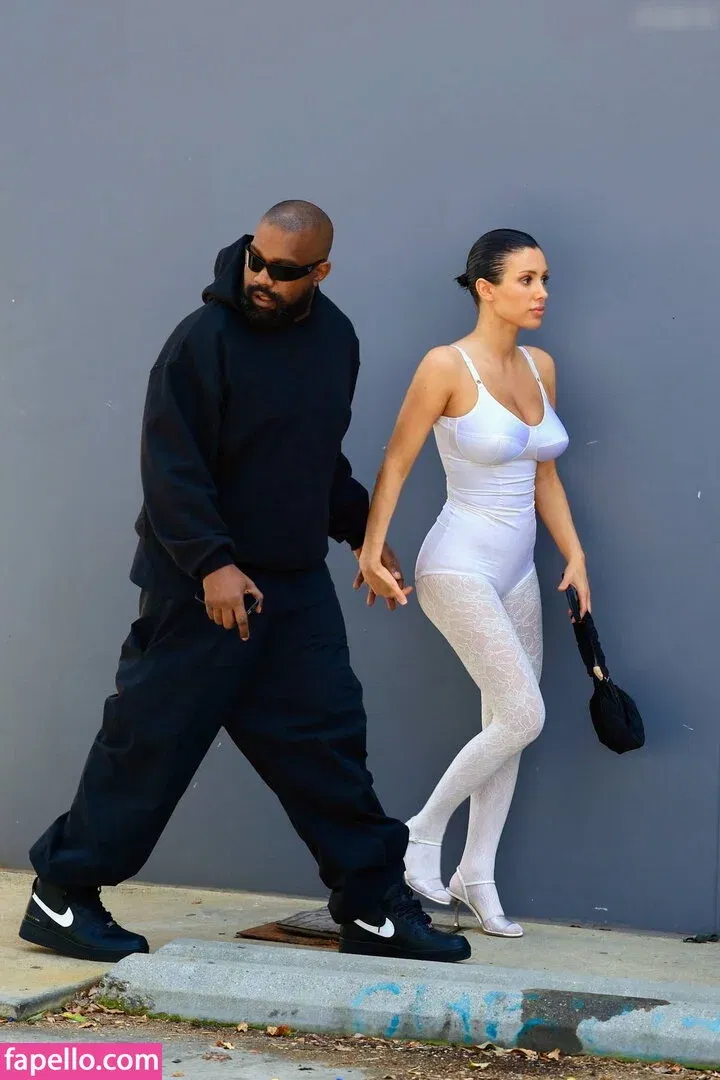 Bianca Censori Onlyfans Photo Gallery 