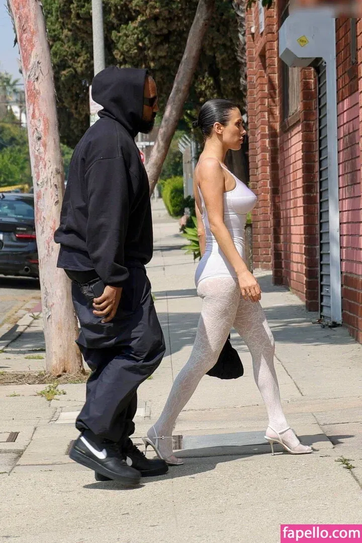 Bianca Censori Onlyfans Photo Gallery 