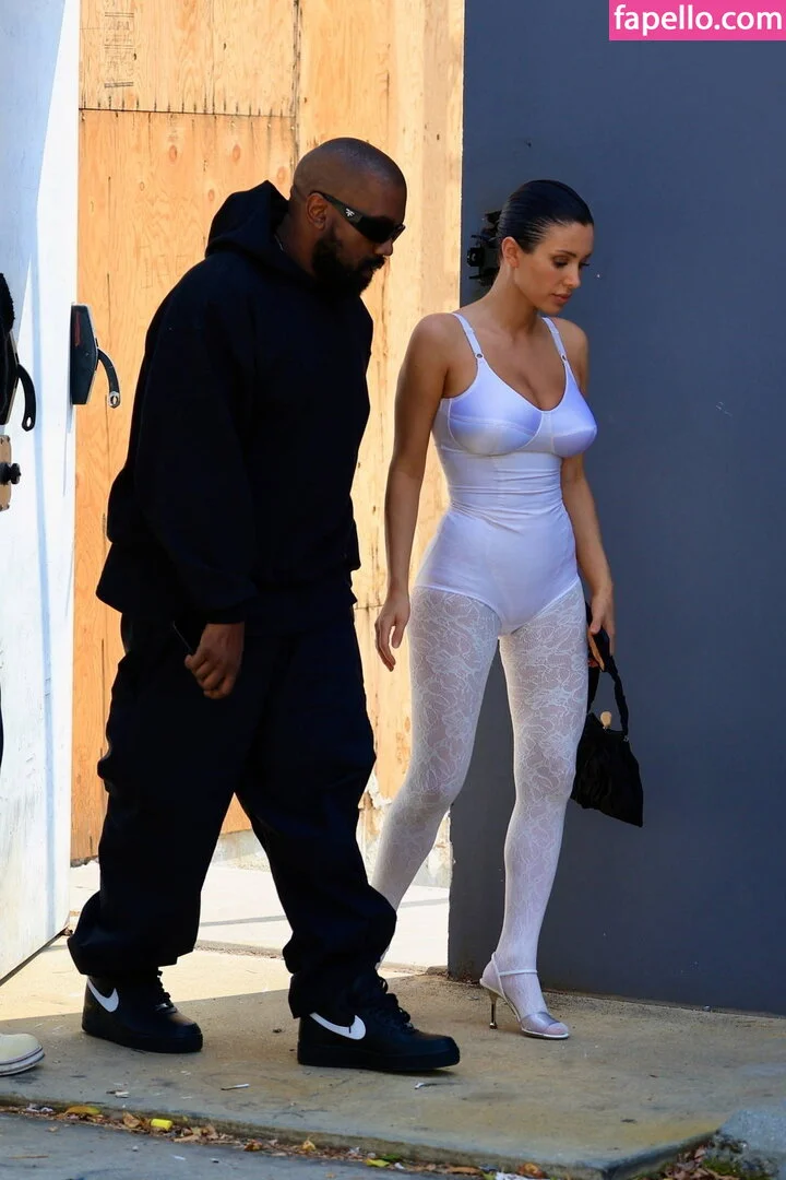 Bianca Censori Onlyfans Photo Gallery 