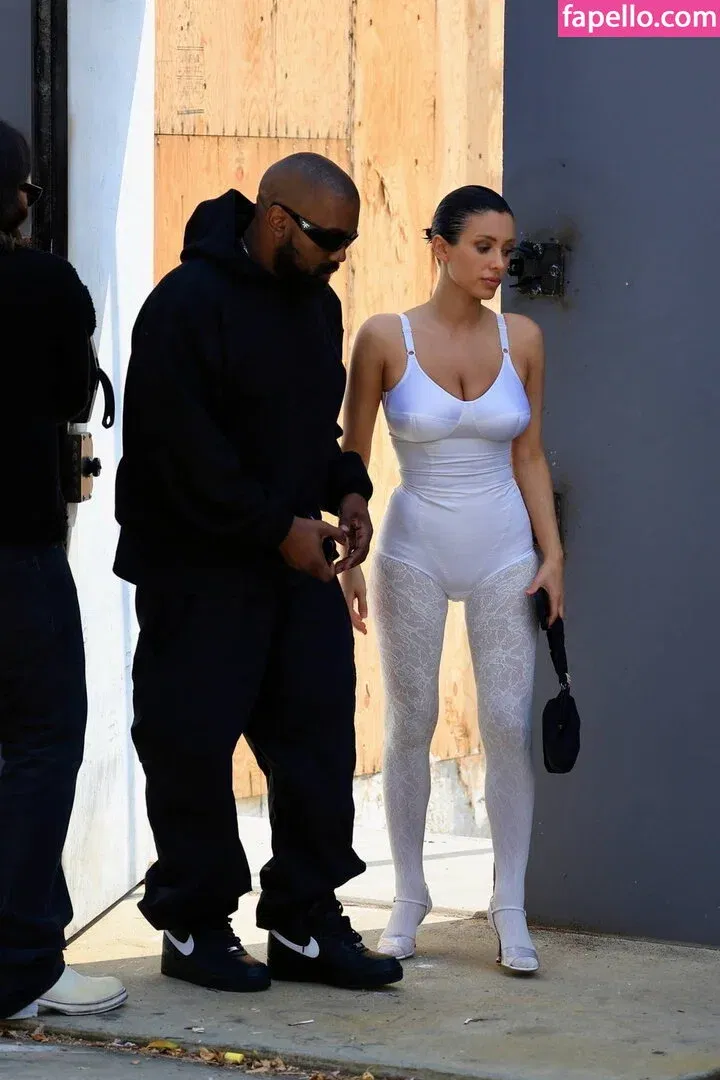 Bianca Censori Onlyfans Photo Gallery 