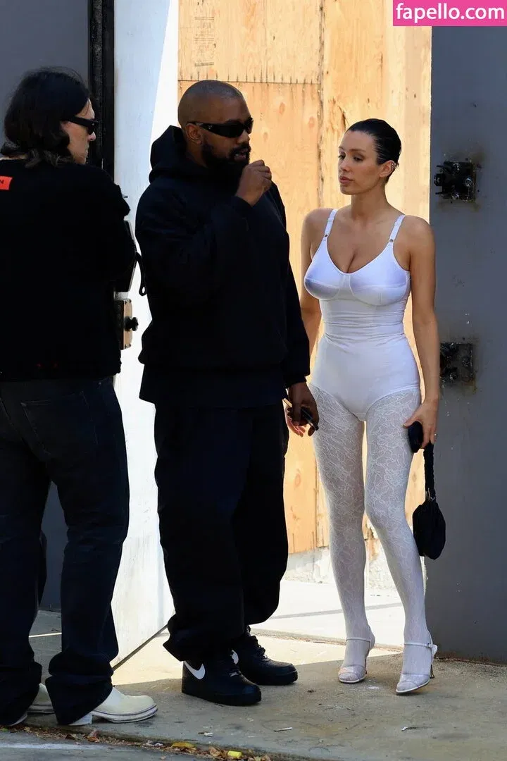 Bianca Censori Onlyfans Photo Gallery 