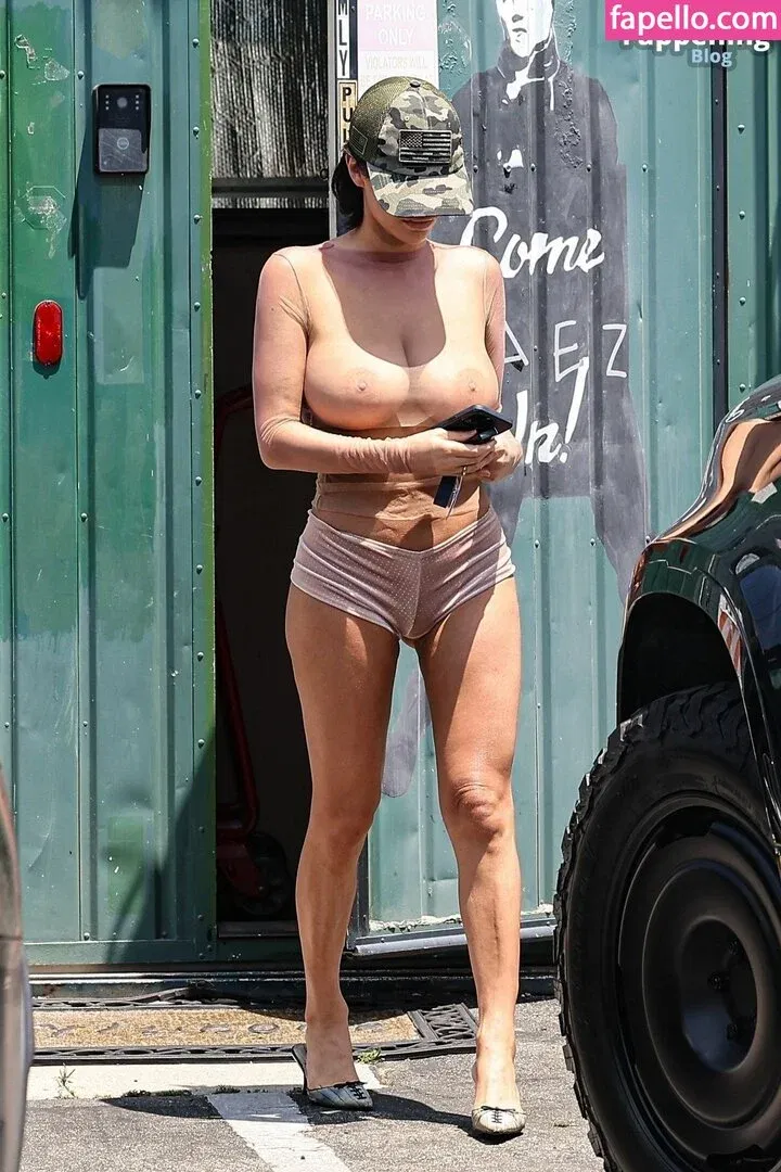 Bianca Censori Onlyfans Photo Gallery 